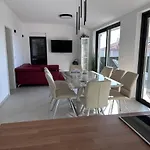 شقة Luxury Marty مالينسكا