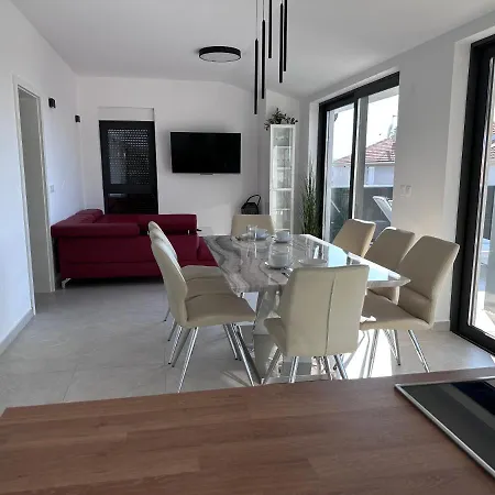 Apartment Luxury Marty Malinska